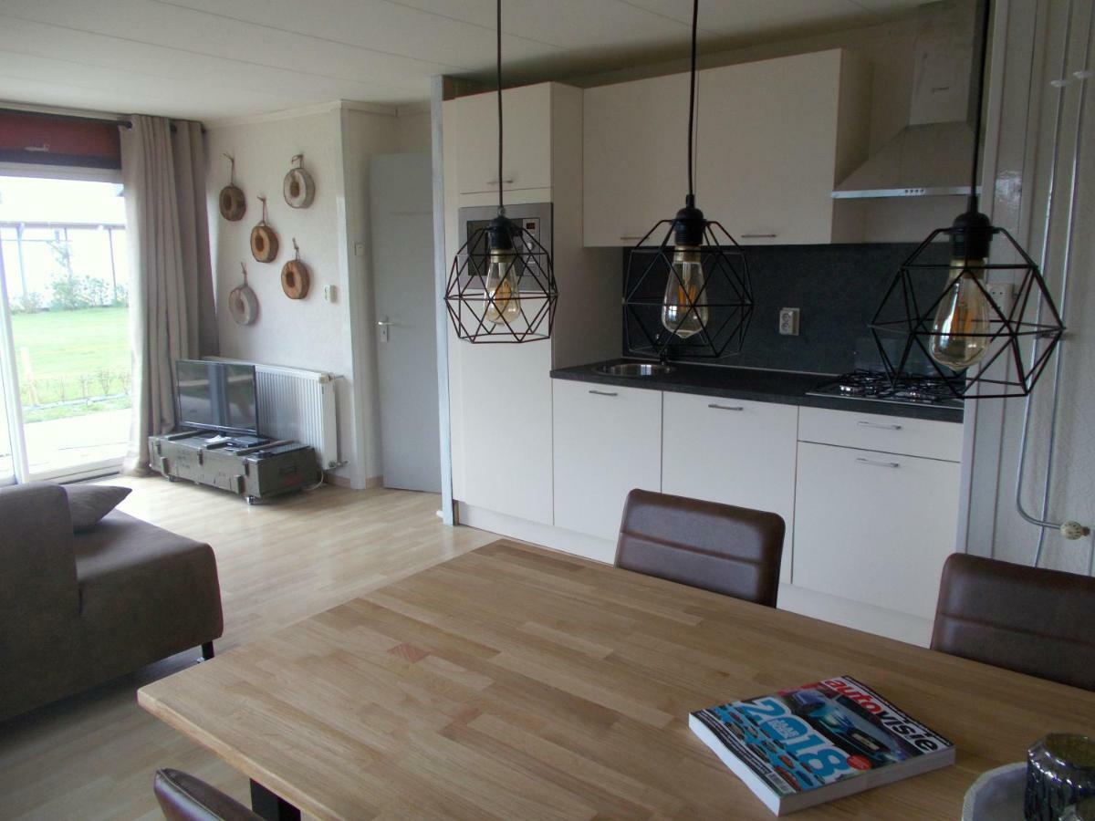 Het Dobbertje, Charmant Houten Huisje Sint Maartensvlotbrug Екстериор снимка